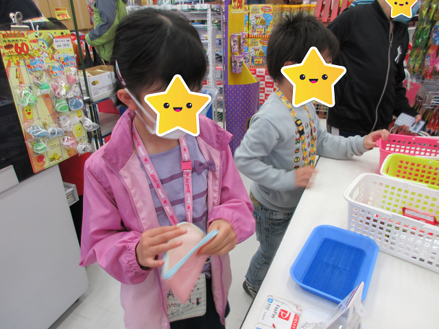 お買い物体験！好きなお菓子を選んで買ってみよう♬/福島西中央教室